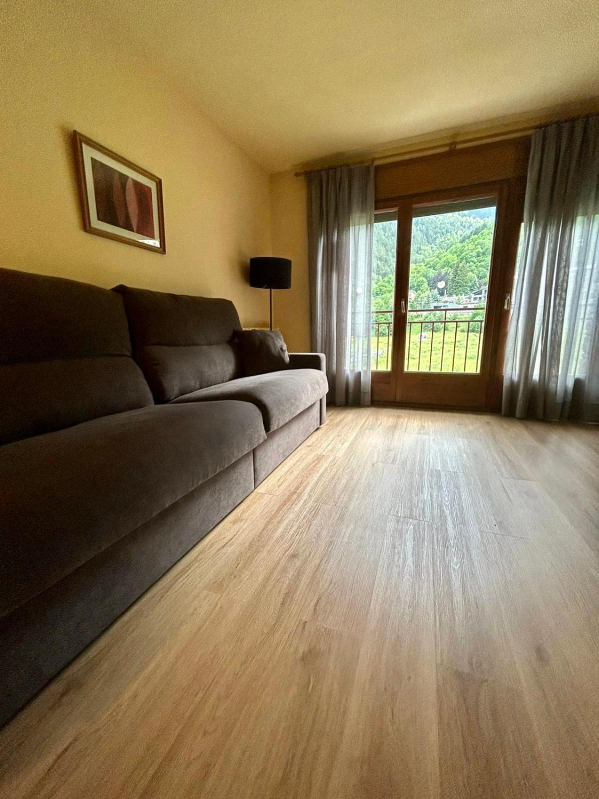 Apartamentos Turisticos Poblado Arinsal Esterno foto