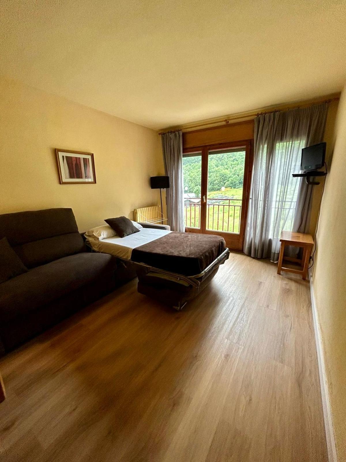 Apartamentos Turisticos Poblado Arinsal Esterno foto