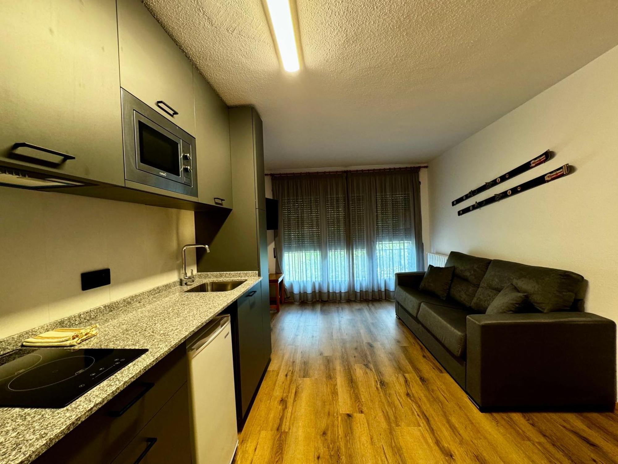 Apartamentos Turisticos Poblado Arinsal Esterno foto