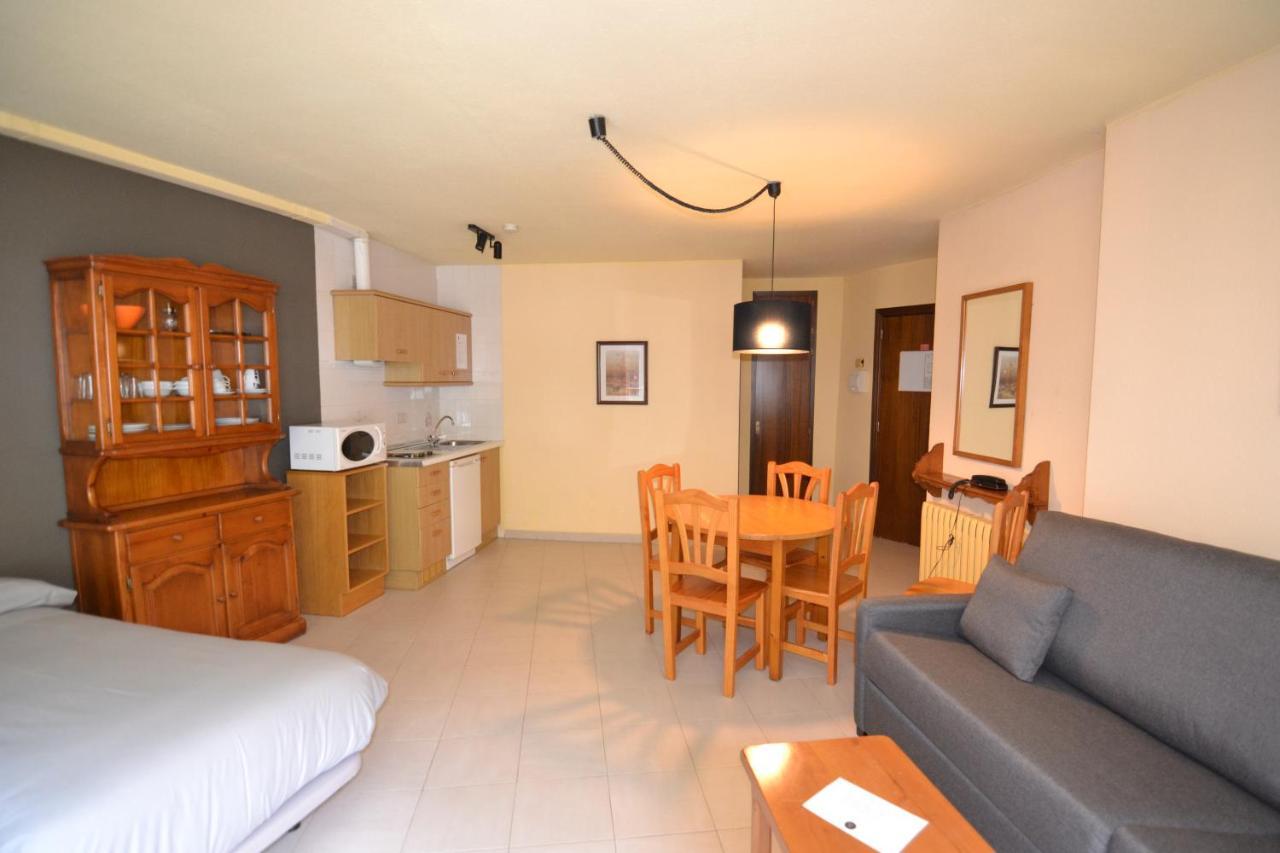 Apartamentos Turisticos Poblado Arinsal Esterno foto