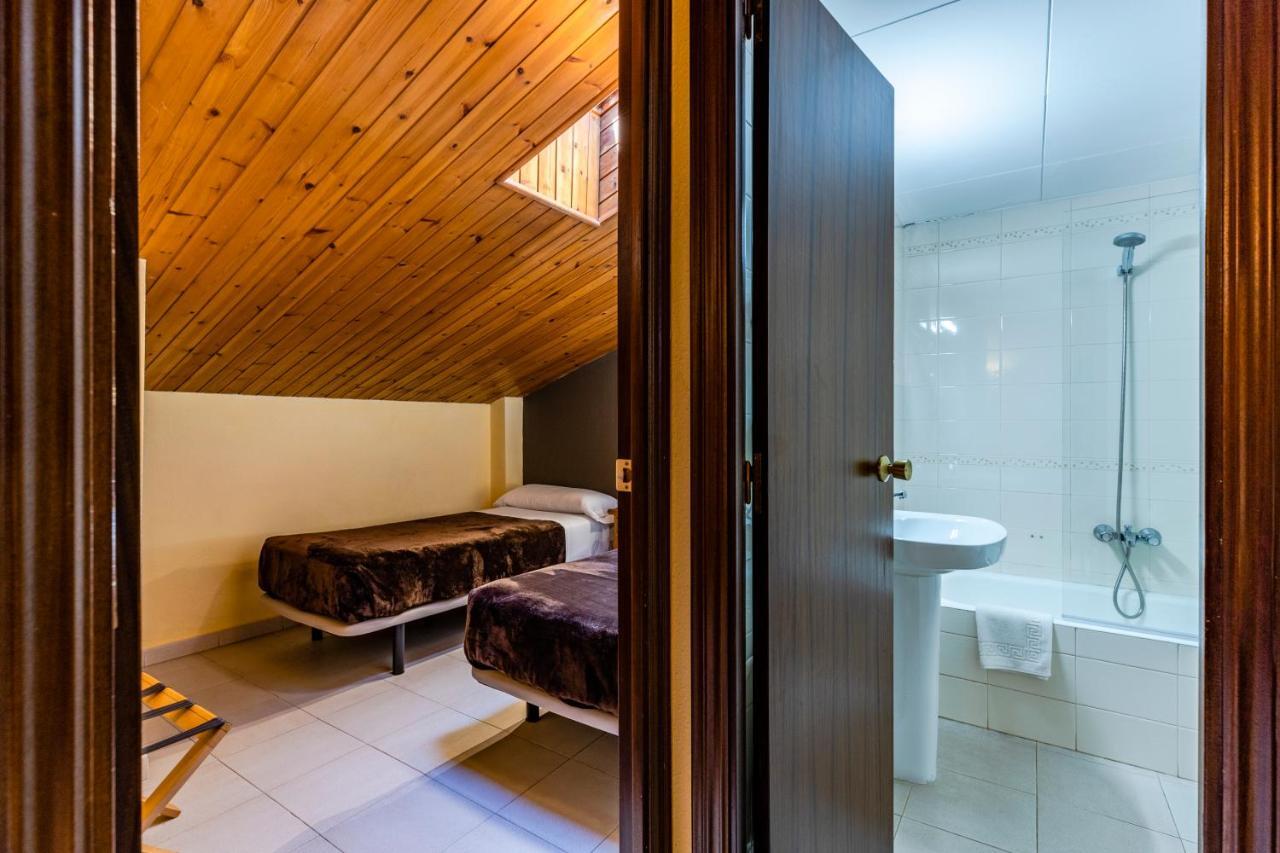 Apartamentos Turisticos Poblado Arinsal Esterno foto